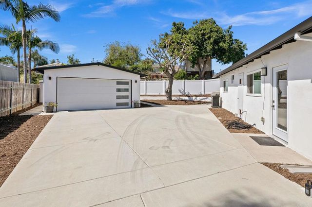 527 Mynah Place, Vista, CA 92083