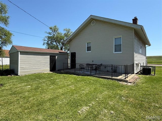 3209 Louisiana Drive, East St Louis, IL 62205
