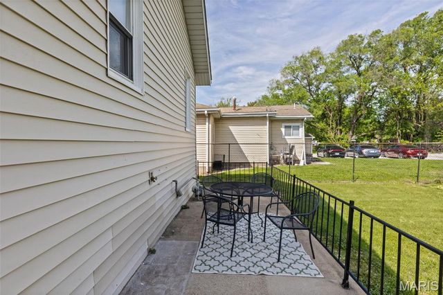 3209 Louisiana Drive, East St Louis, IL 62205