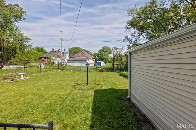 3209 Louisiana Drive, East St Louis, IL 62205