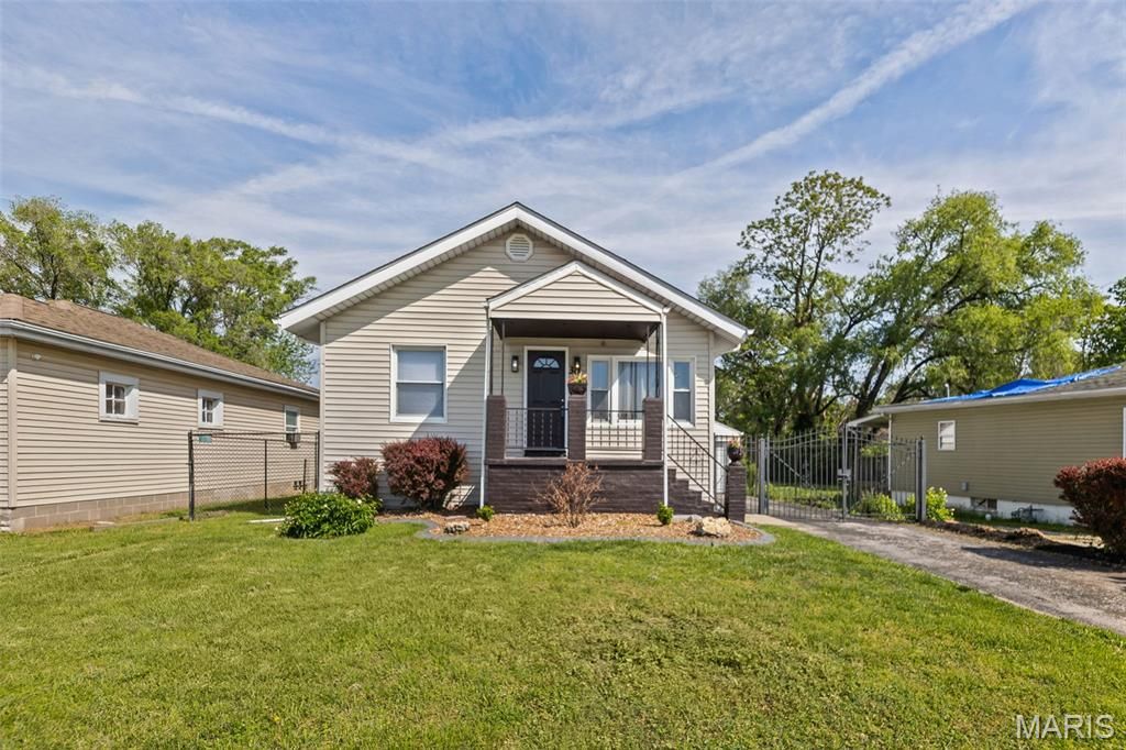 3209 Louisiana Drive, East St Louis, IL 62205