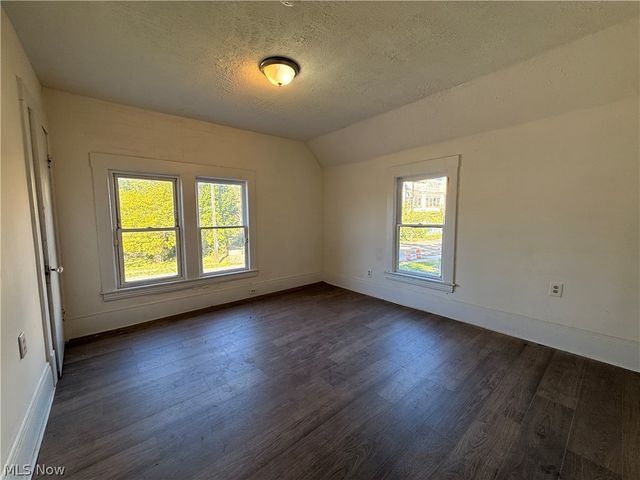 12344 Ashbury Avenue, Cleveland, OH 44106