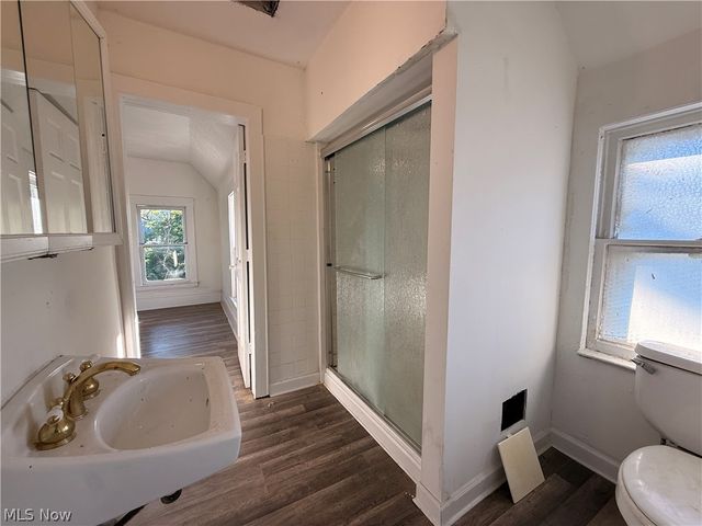 12344 Ashbury Avenue, Cleveland, OH 44106