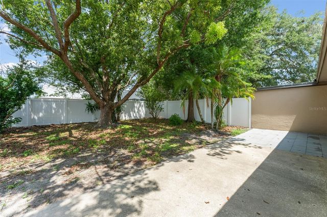 2458 LONG MEADOW WAY, Orlando, FL 32817