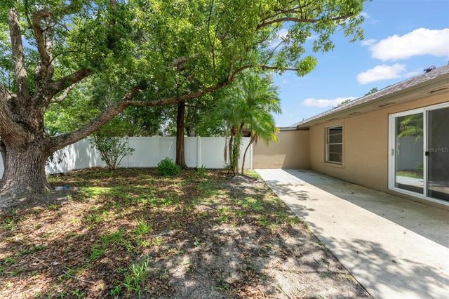 2458 LONG MEADOW WAY, Orlando, FL 32817