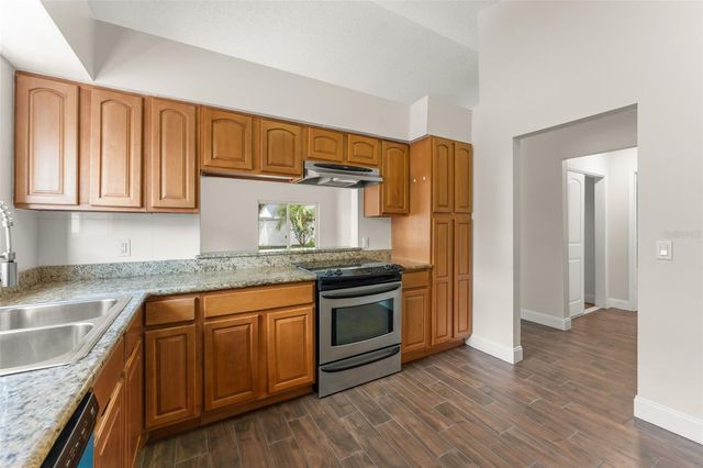 2458 LONG MEADOW WAY, Orlando, FL 32817