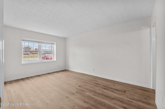 246 El Conquistador Pl, Louisville, KY 40220