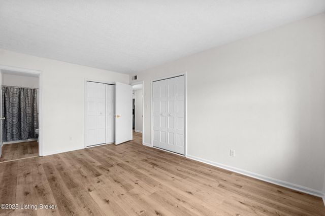 246 El Conquistador Pl, Louisville, KY 40220