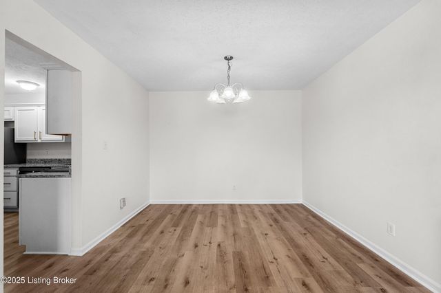 246 El Conquistador Pl, Louisville, KY 40220