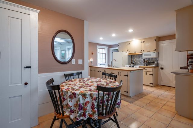 12 Milford Street, Brookline, NH 03033