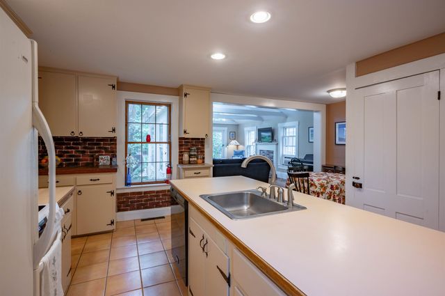 12 Milford Street, Brookline, NH 03033
