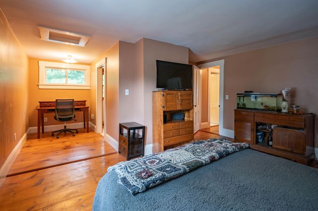 12 Milford Street, Brookline, NH 03033