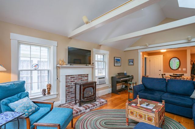 12 Milford Street, Brookline, NH 03033