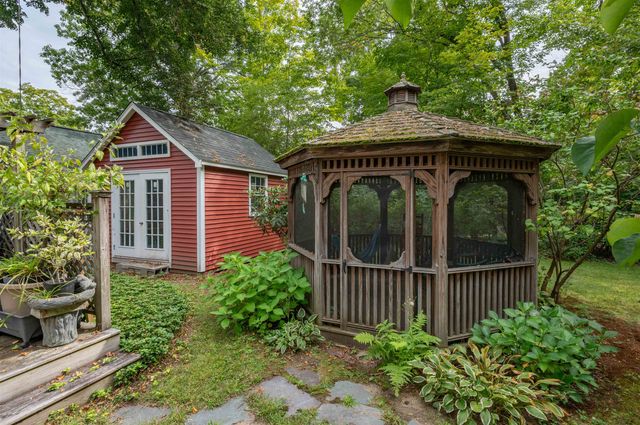 12 Milford Street, Brookline, NH 03033