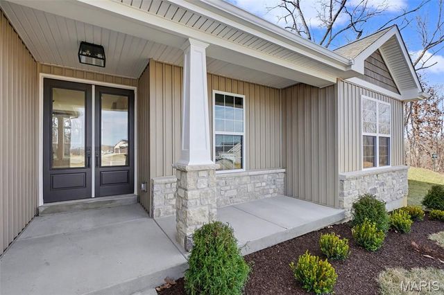 1060 Morgan Meadow Drive, Wentzville, MO 63385