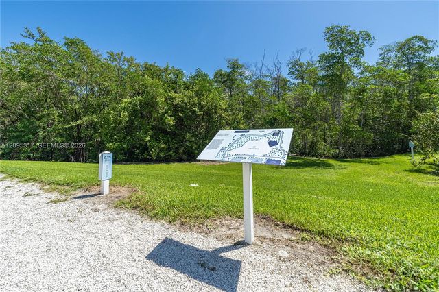 2411 Laguna Circle 906, North Miami Beach, FL 33181