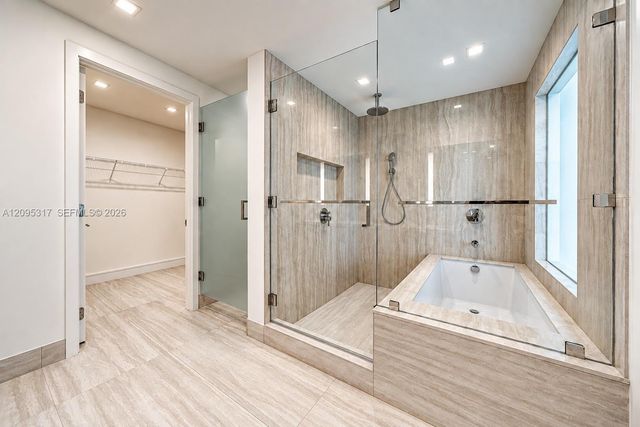 2411 Laguna Circle 906, North Miami Beach, FL 33181