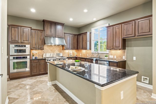 8202 Plum Valley, San Antonio, TX 78255