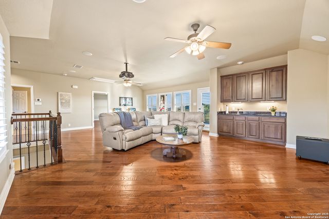 8202 Plum Valley, San Antonio, TX 78255