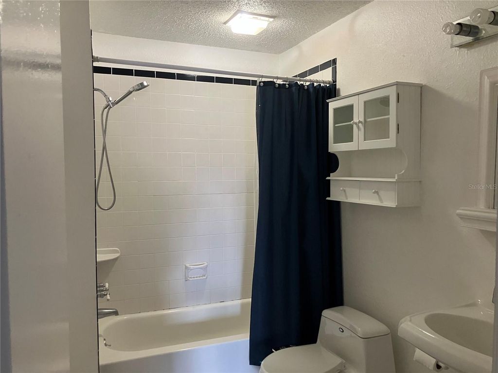 Image 13 of property listing at 3440 LAUREL DALE DRIVE, Tampa, FL 33618