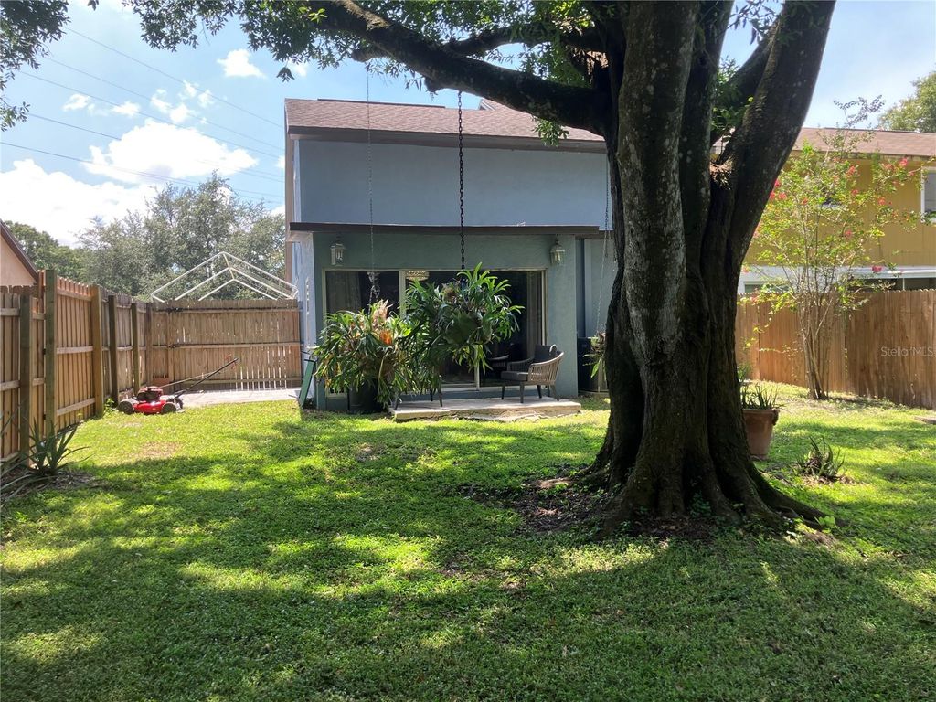 Image 18 of property listing at 3440 LAUREL DALE DRIVE, Tampa, FL 33618