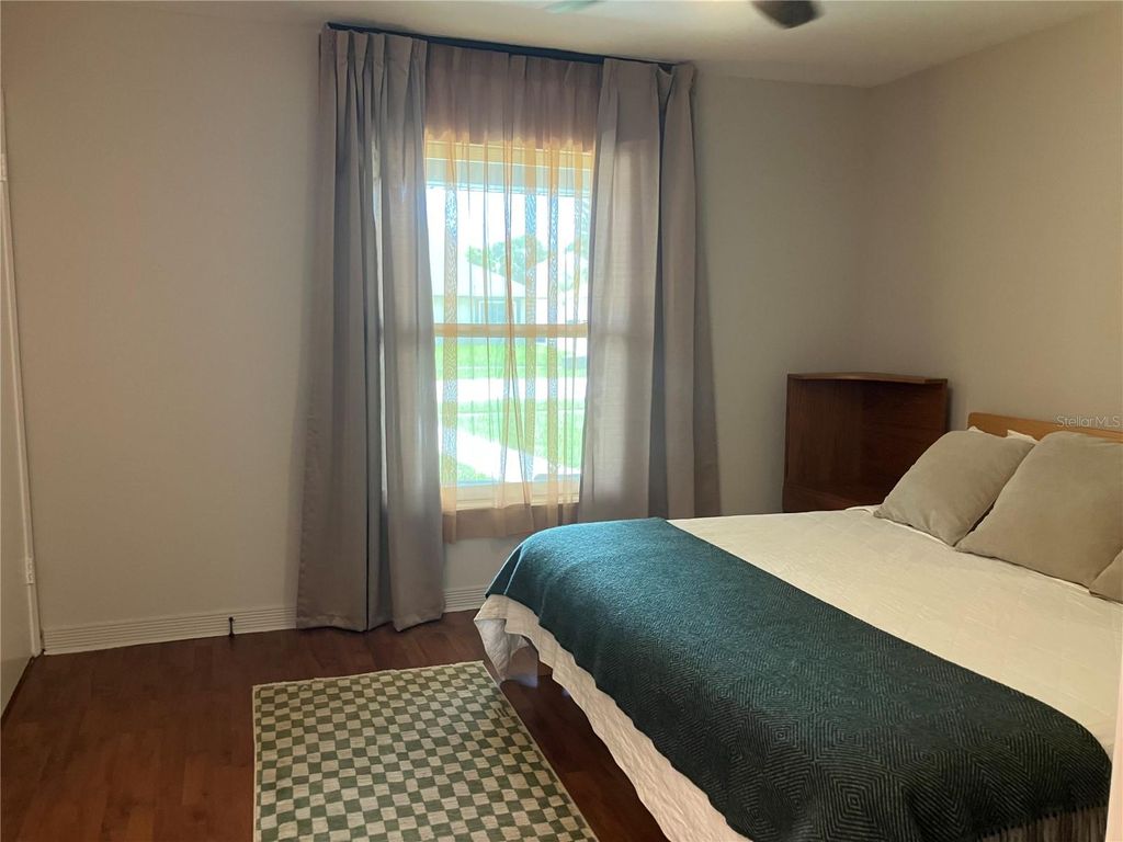Image 8 of property listing at 3440 LAUREL DALE DRIVE, Tampa, FL 33618
