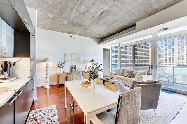 550 N Saint Clair Street 1306, Chicago, IL 60611