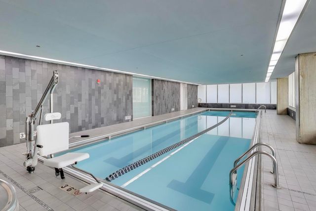 550 N Saint Clair Street 1306, Chicago, IL 60611