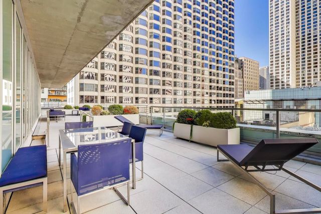 550 N Saint Clair Street 1306, Chicago, IL 60611