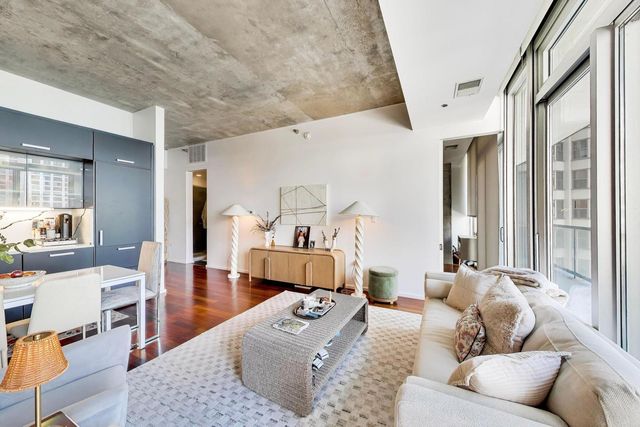 550 N Saint Clair Street 1306, Chicago, IL 60611