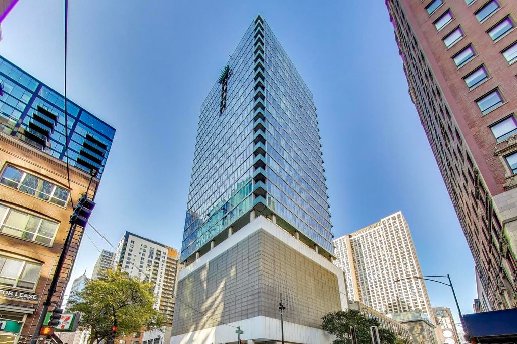 550 N Saint Clair Street 1306, Chicago, IL 60611
