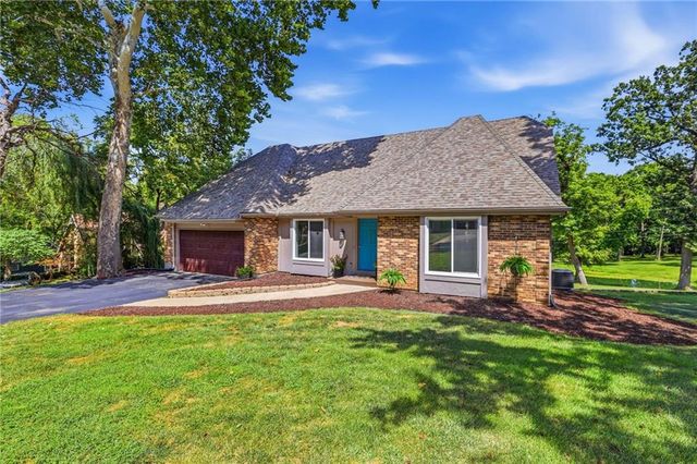 20814 W 45th Terrace, Shawnee, KS 66218