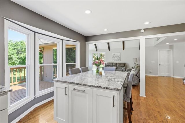 20814 W 45th Terrace, Shawnee, KS 66218