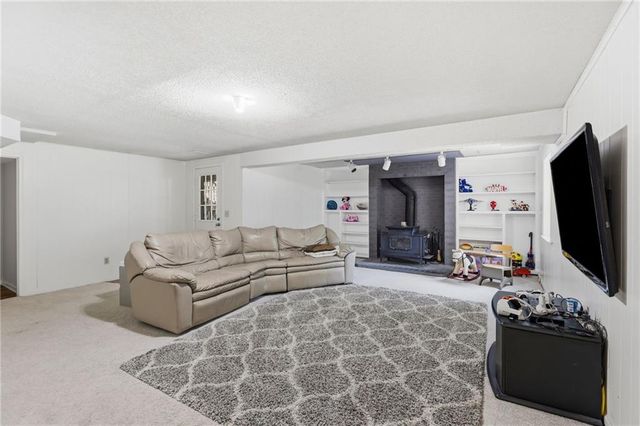 20814 W 45th Terrace, Shawnee, KS 66218