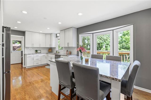 20814 W 45th Terrace, Shawnee, KS 66218