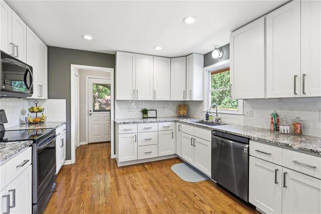 20814 W 45th Terrace, Shawnee, KS 66218