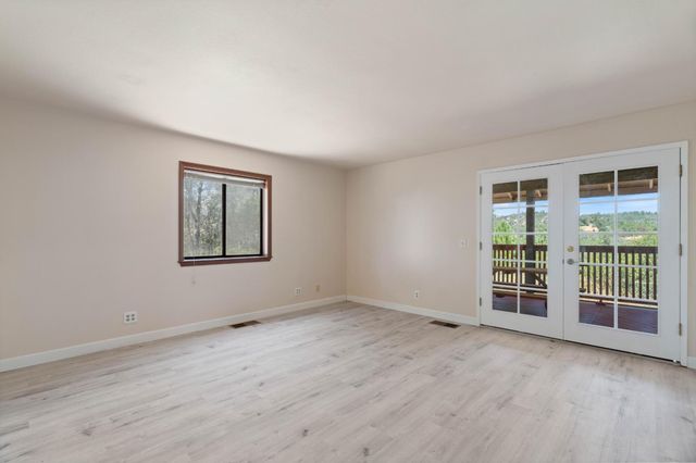 19617 Victoria Dr, Grass Valley, CA 95949
