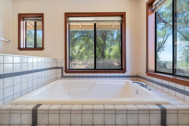 19617 Victoria Dr, Grass Valley, CA 95949