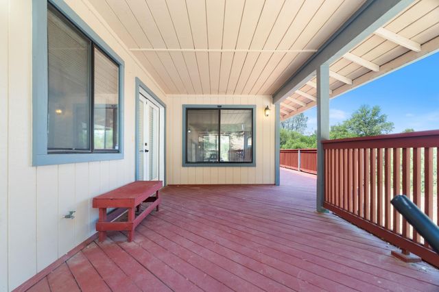 19617 Victoria Dr, Grass Valley, CA 95949