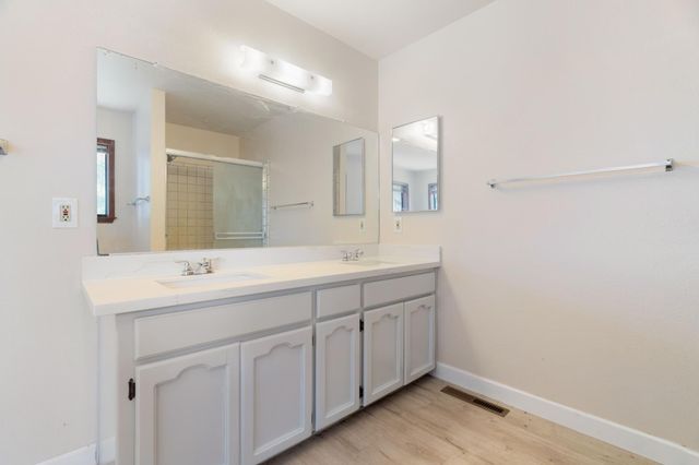 19617 Victoria Dr, Grass Valley, CA 95949