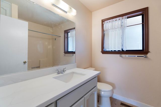 19617 Victoria Dr, Grass Valley, CA 95949