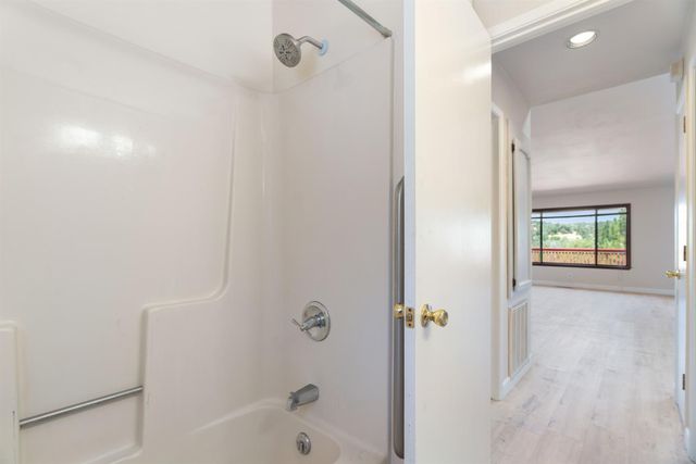 19617 Victoria Dr, Grass Valley, CA 95949