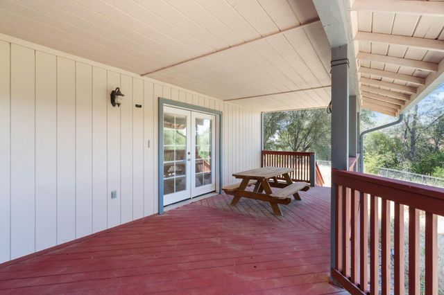 19617 Victoria Dr, Grass Valley, CA 95949