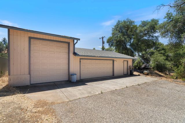 19617 Victoria Dr, Grass Valley, CA 95949