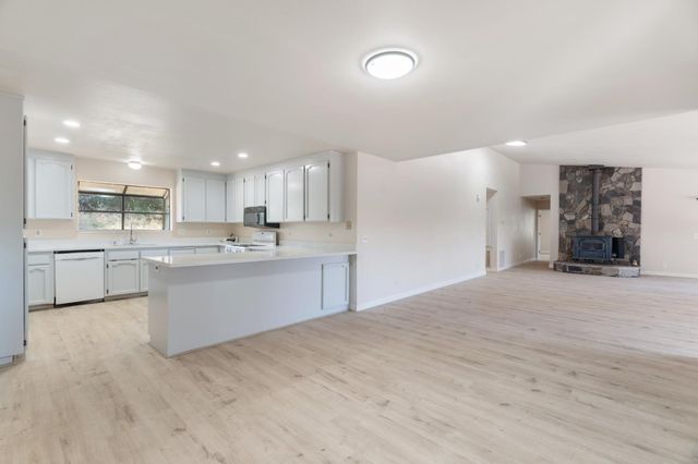 19617 Victoria Dr, Grass Valley, CA 95949