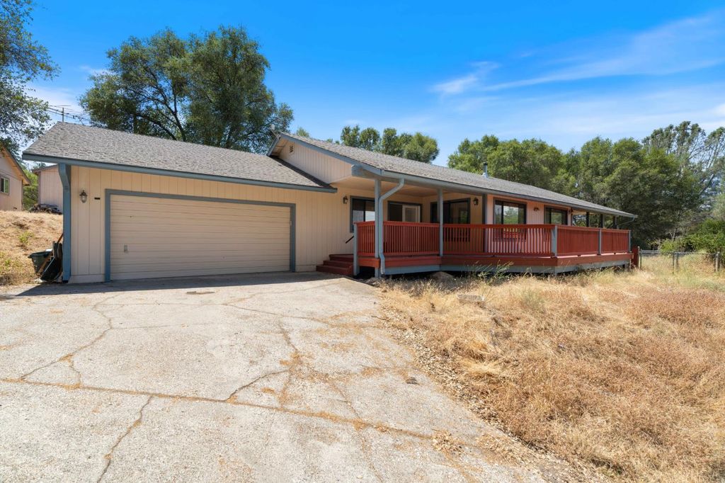 19617 Victoria Dr, Grass Valley, CA 95949