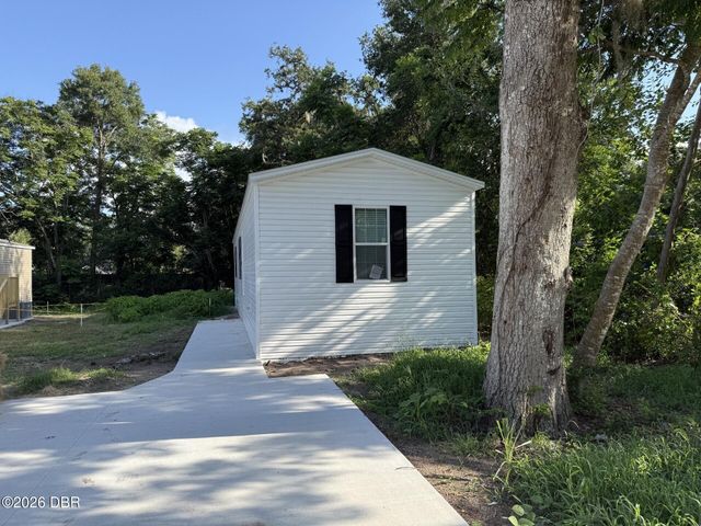 220 W Carroll Avenue, Deland, FL 32720