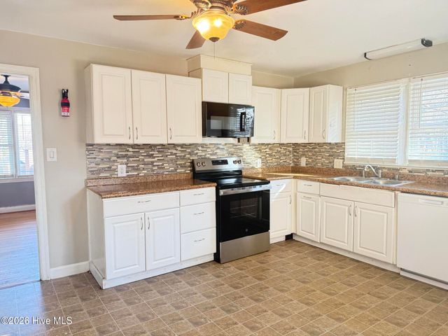 1003 Mohawk Avenue, Fayetteville, NC 28303