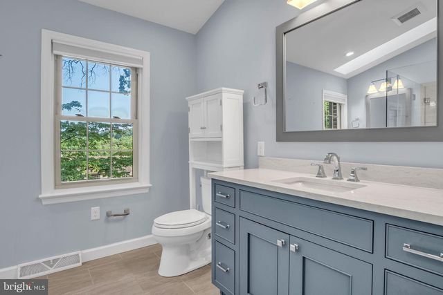 2509 NOLT RD, Lancaster, PA 17601