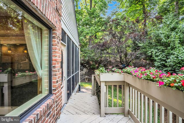 2509 NOLT RD, Lancaster, PA 17601